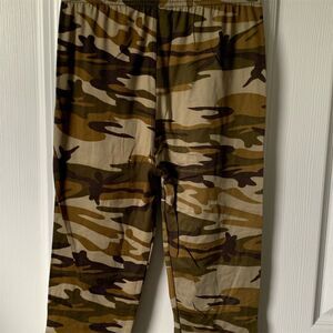 DOCELE Women's Camo‎ Capris Multicolor Size One Size Elastic Waist